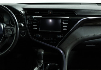 Подержанный автомобиль Toyota Camry Sedan 2019 года (14 фото)
