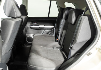 Подержанный автомобиль Suzuki Grand Vitara 2010 года (10 фото)