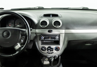 Подержанный автомобиль Chevrolet Lacetti Hatchback 2011 года (14 фото)