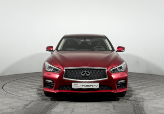 Подержанный автомобиль Infiniti Q50 2016 года (2 фото)