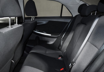 Подержанный автомобиль Toyota Corolla Sedan 2011 года (12 фото)