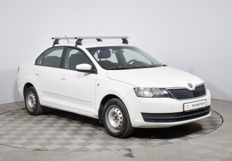 Подержанный автомобиль Skoda Rapid Liftback 2014 года (3 фото)
