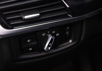 Подержанный автомобиль BMW X5 2016 года (25 фото)