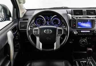 Подержанный автомобиль Toyota Land Cruiser Prado 2016 года (14 фото)