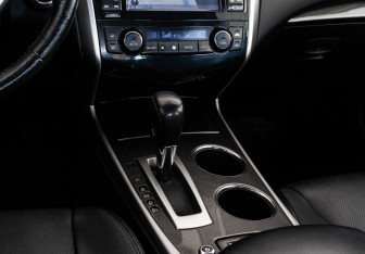 Подержанный автомобиль Nissan Teana 2014 года (14 фото)