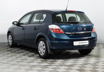 Подержанный автомобиль Opel Astra Hatchback 2007 года (7 фото)