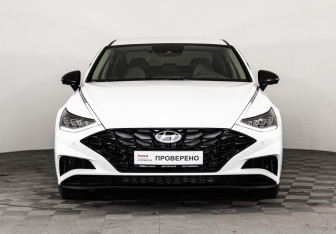 Подержанный автомобиль Hyundai Sonata 2022 года (4 фото)