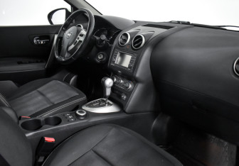 Подержанный автомобиль Nissan Qashqai 2012 года (13 фото)