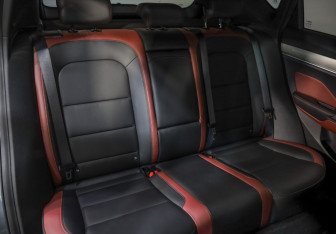 Подержанный автомобиль Geely Coolray 2021 года (29 фото)