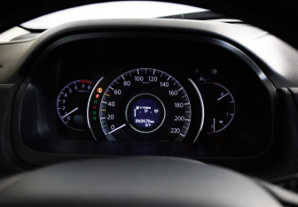 Подержанный автомобиль Honda CR-V 2016 года (12 фото)