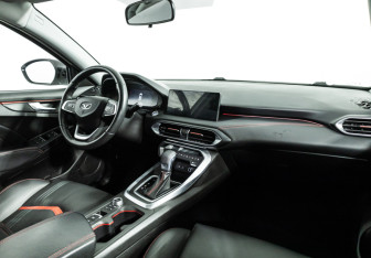 Подержанный автомобиль Kaiyi E5 2023 года (9 фото)