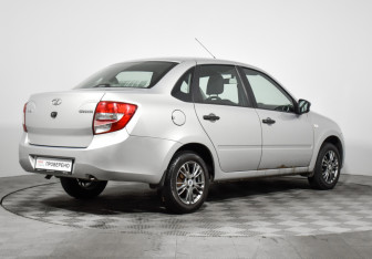 Подержанный автомобиль LADA (ВАЗ) Granta Sedan 2017 года (5 фото)