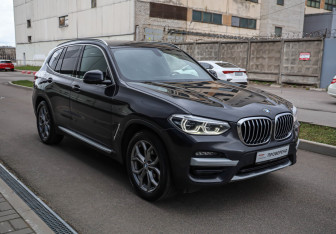 Подержанный автомобиль BMW X3 2020 года (3 фото)