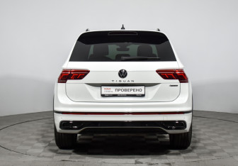 Подержанный автомобиль Volkswagen Tiguan 2021 года (6 фото)