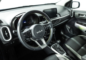 Подержанный автомобиль Kia Picanto 2022 года (12 фото)