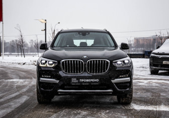 Подержанный автомобиль BMW X3 2020 года (3 фото)