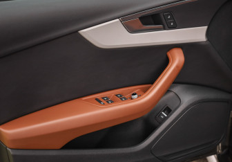 Подержанный автомобиль Audi A4 Sedan 2021 года (26 фото)