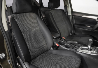 Подержанный автомобиль Nissan Tiida Hatchback 2015 года (19 фото)