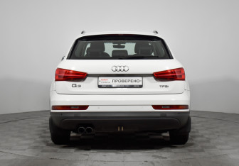 Подержанный автомобиль Audi Q3 2015 года (6 фото)