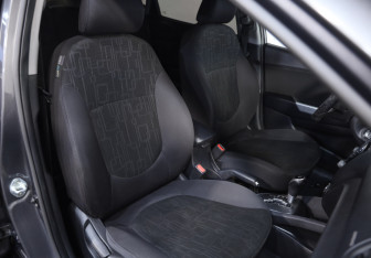 Подержанный автомобиль Kia Rio Hatchback 2013 года (17 фото)