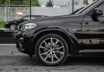 Подержанный автомобиль BMW X3 2019 года (10 фото)