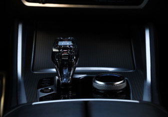 Подержанный автомобиль BMW X6 2021 года (11 фото)