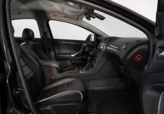 Подержанный автомобиль Ford Mondeo Sedan 2012 года (25 фото)