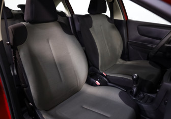 Подержанный автомобиль Citroen C4 Hatchback 2010 года (17 фото)