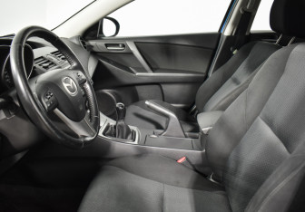Подержанный автомобиль Mazda 3 Sedan 2009 года (10 фото)