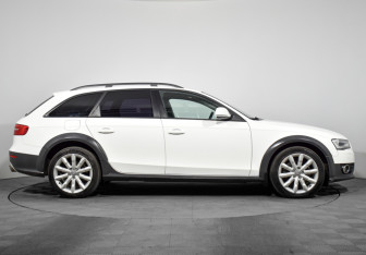 Подержанный автомобиль Audi A4 allroad 2012 года (4 фото)
