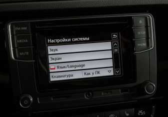 Подержанный автомобиль Volkswagen Jetta Sedan 2017 года (15 фото)