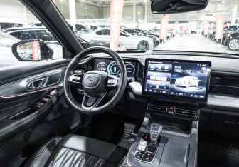 Подержанный автомобиль GAC GS8 2024 года (17 фото)