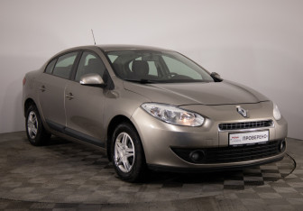 Подержанный автомобиль Renault Fluence 2012 года (3 фото)
