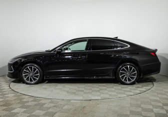 Подержанный автомобиль Hyundai Sonata 2020 года (8 фото)