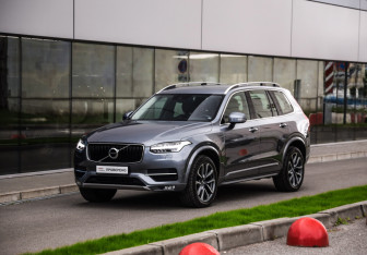 Подержанный автомобиль Volvo XC90 2019 года (3 фото)