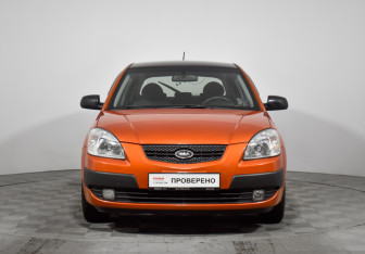 Подержанный автомобиль Kia Rio Hatchback 2006 года (2 фото)