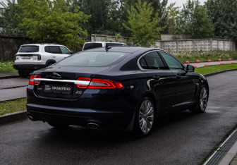 Подержанный автомобиль Jaguar XF Sedan 2015 года (4 фото)