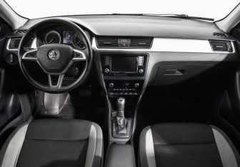 Подержанный автомобиль Skoda Rapid Liftback 2017 года (13 фото)