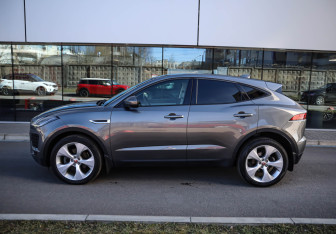 Подержанный автомобиль Jaguar E-Pace 2019 года (7 фото)