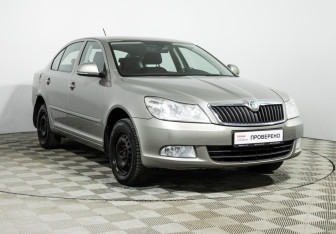 Подержанный автомобиль Skoda Octavia Liftback 2011 года (3 фото)