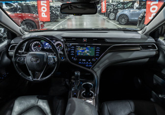 Подержанный автомобиль Toyota Camry Sedan 2020 года (12 фото)