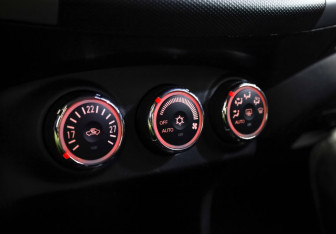 Подержанный автомобиль Mitsubishi Outlander 2011 года (15 фото)