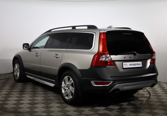Подержанный автомобиль Volvo XC70 2012 года (7 фото)