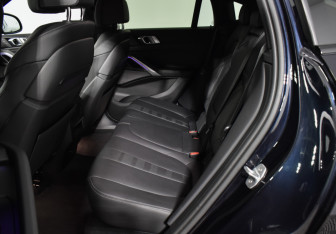 Подержанный автомобиль BMW X6 2019 года (11 фото)