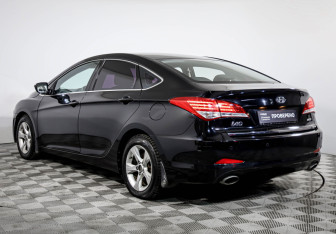 Подержанный автомобиль Hyundai i40 Sedan 2013 года (7 фото)