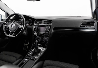 Подержанный автомобиль Volkswagen Golf Hatchback 2013 года (9 фото)