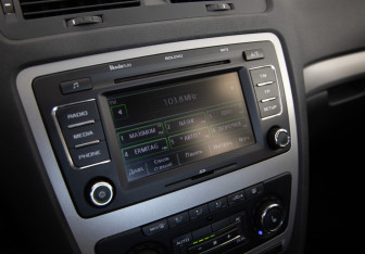Подержанный автомобиль Skoda Octavia Liftback 2012 года (16 фото)