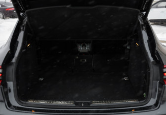 Подержанный автомобиль Porsche Macan 2016 года (38 фото)