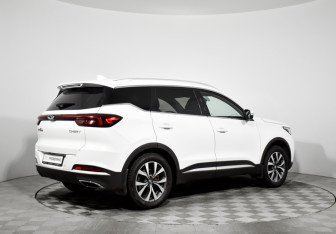 Подержанный автомобиль Chery Tiggo 7 Pro 2022 года (7 фото)