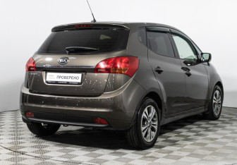 Подержанный автомобиль Kia Venga 2016 года (5 фото)